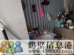 鶴鳴花園車(chē)庫出租（地上車(chē)庫，像當于一樓）